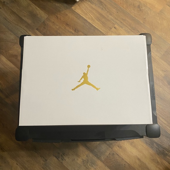 Air Jordan 1 Mid Orange/Navy Size 10.5 Shoes CD7240-804 with Box - Picture 3 of 10